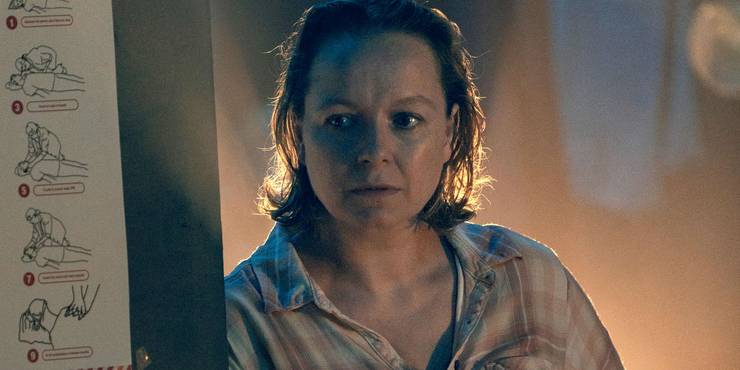 Walking Dead Alphas New Origin Explained & What It Means For The Whisperers Walking Dead Alphas New Origin Explained & What It Means For The Whisperers